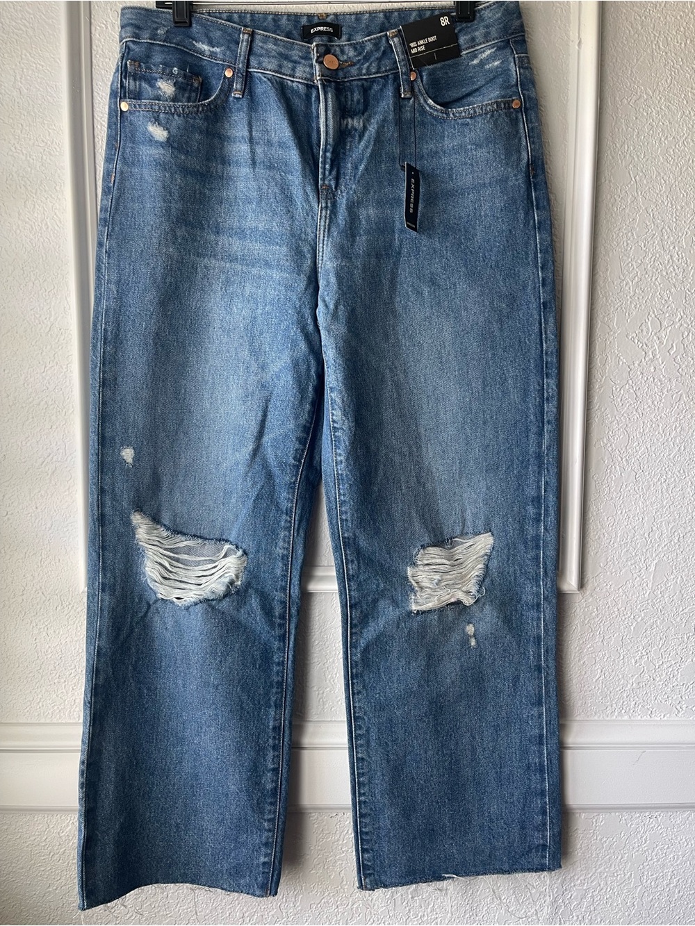 Express Women's ‘90sAnkle Boot Mid Rise Wide Leg Distressed Jeans - Mid Blue